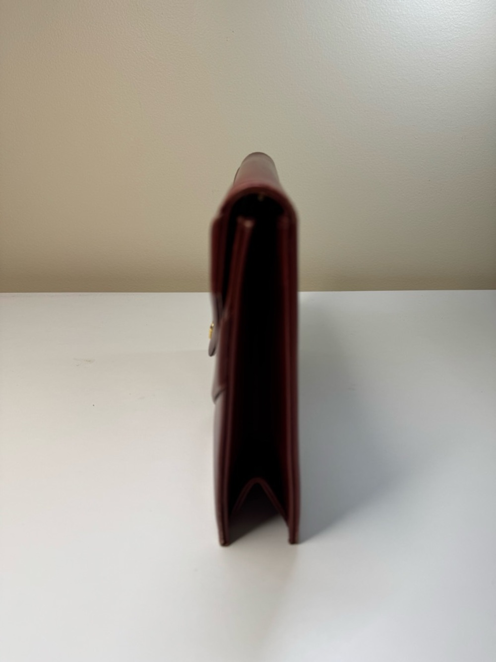 Nina Ricci Deep Red Envelope Crossbody/Clutch with Gold 'N' Accent - Vintage - Picture 6 of 14
